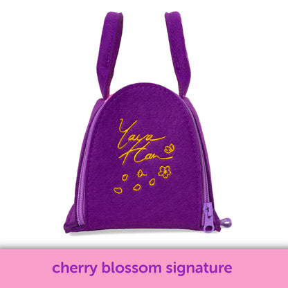 Oliso Yaya Han Carry Bag – Cherry Blossom Edition. Designed to protect your Yaya Han M3Pro iron wherever you go, this durable and stylish bag features Yaya Han’s signature along with elegant cherry blossom details for a distinctive, travel-ready look.
